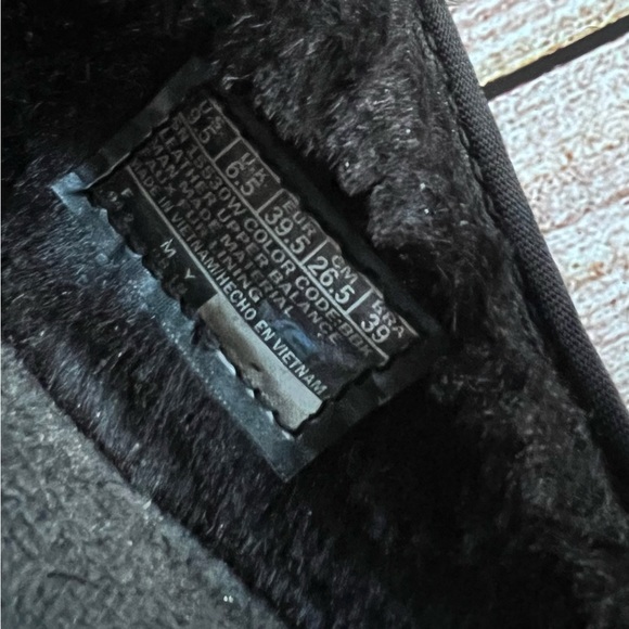 Sketchers Goga Max Suede Mules - Picture 2 of 7